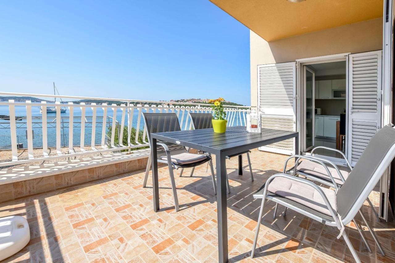 Apartments Silvana Rogoznica  Ngoại thất bức ảnh