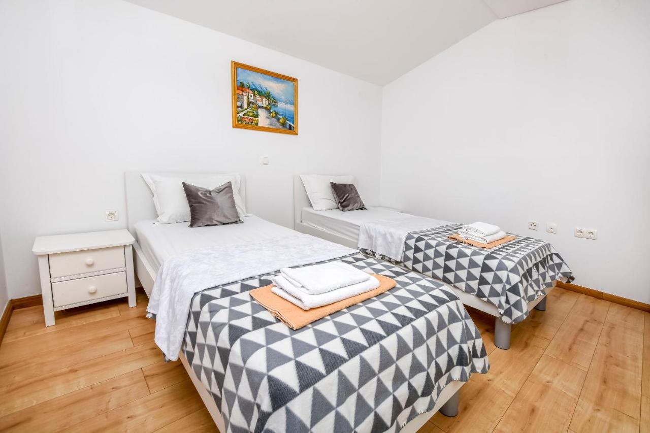 Apartments Silvana Rogoznica  Ngoại thất bức ảnh